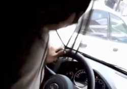 光著屁股開車